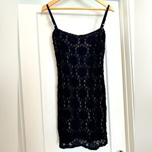 Laundry by Shelli Segal Black Lace Over Nude Slip Cocktail Dress